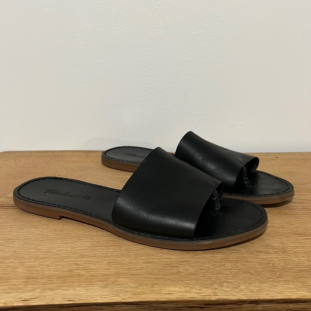Madewell Boardwalk slides in black leather